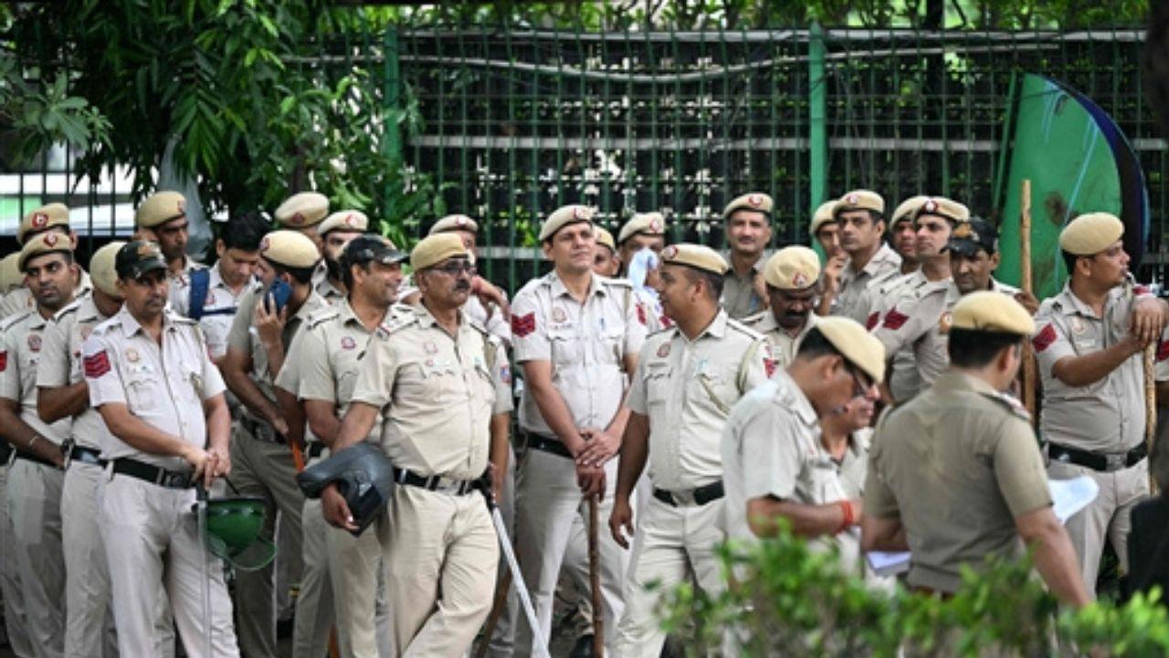 Delhi Police denies NSA powers linked to CJP protest, calls order routine Delhi Police says the NSA powers order is a routine administrative renewal and not linked to the ongoing protests. Pics/AFP
